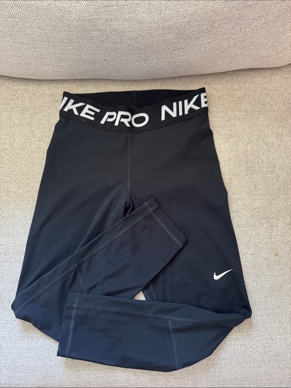 Nike Womens Black' Pro Leggings with White Swoosh
